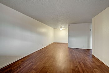 Broadmoor Park Terrace living room - Photo Gallery 4