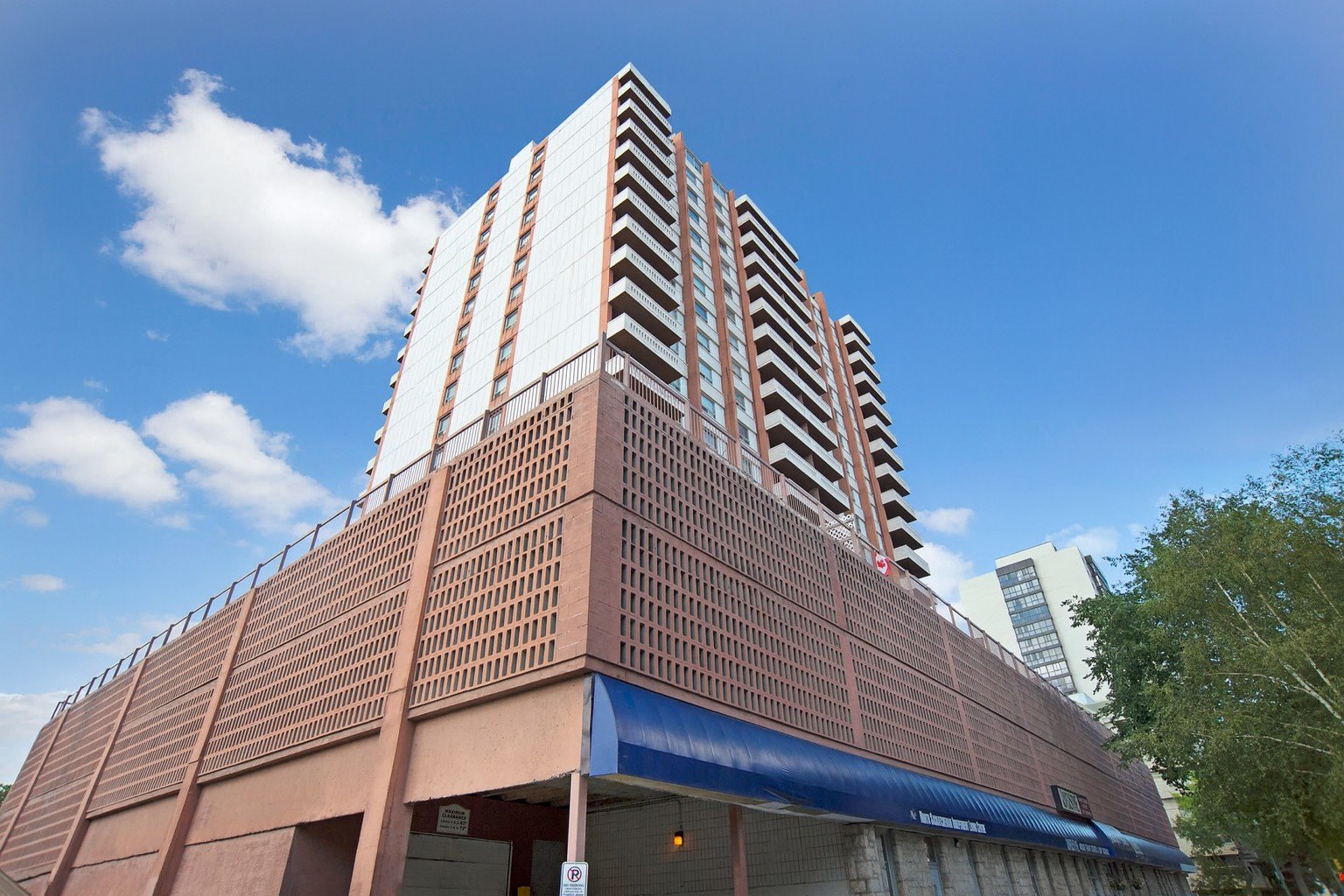 2 bedroom apartment - Marquis Towers, Saskatoon - unit 0907 5