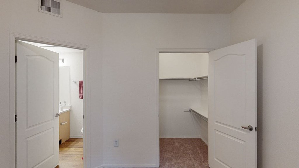 Citifront Bedroom Closet