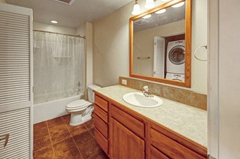 Confluence at Harvest Hills Bathroom - Photo Gallery 5