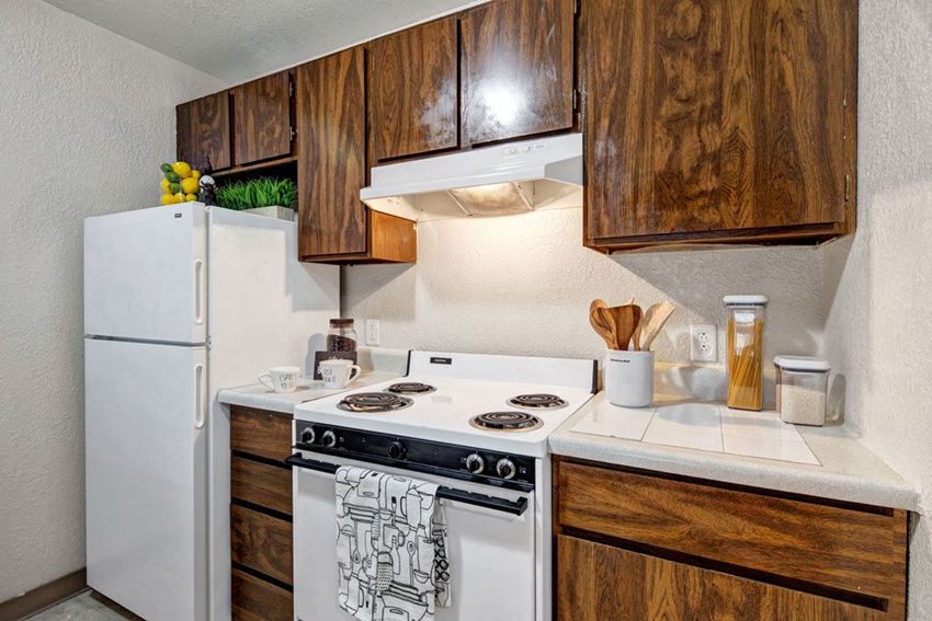 The Greenbriar Apartments - Kitchen