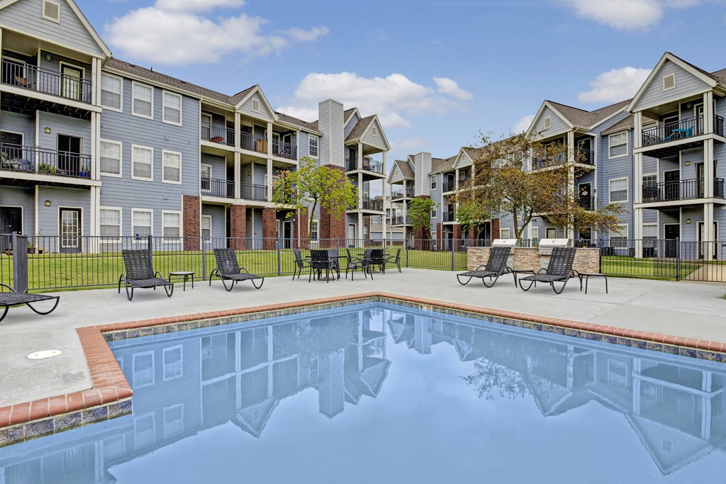 Beautiful Pool with lounge chairs Apartments for rent Springdale AR