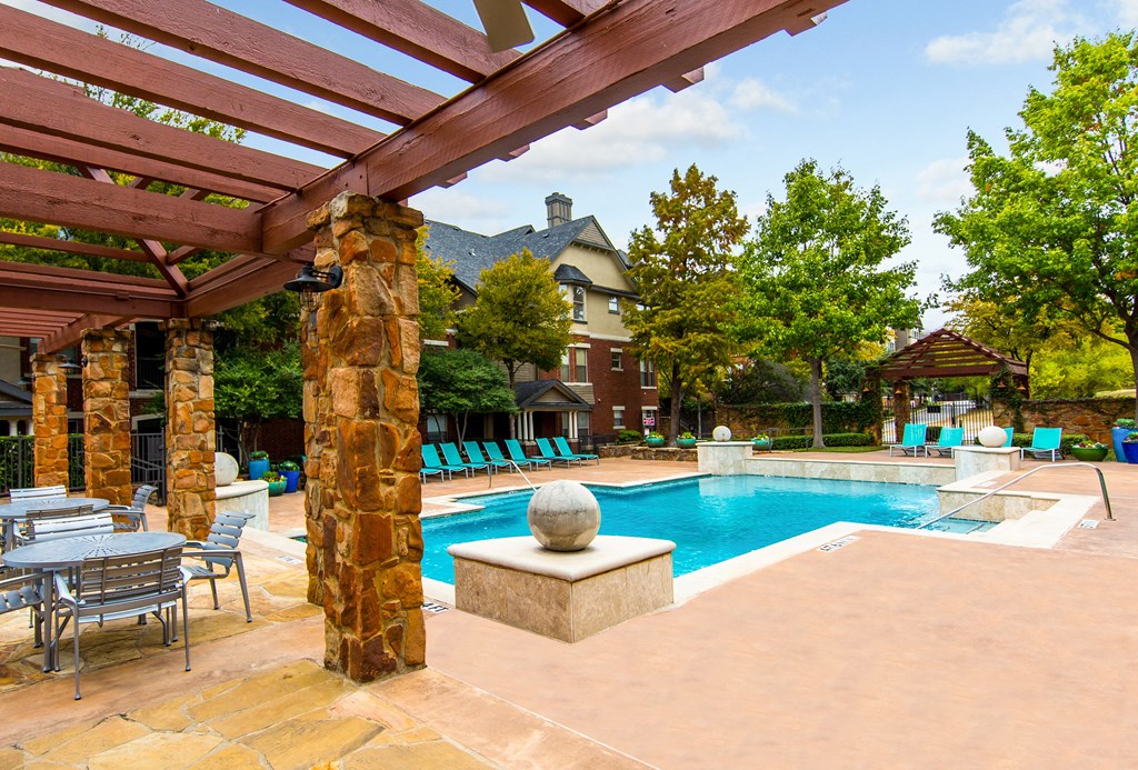 the swimming pool at the preserve at ballantyne commons apartments