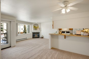 La Maisonnette Living Room - Photo Gallery 3