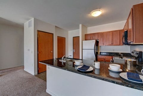 Latitude kitchen - Weidner Real Estate Properties Apartments in Milwaukee, WI