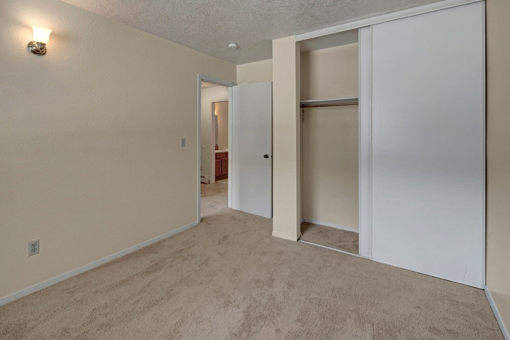 The Legacy Apartments - Bedroom