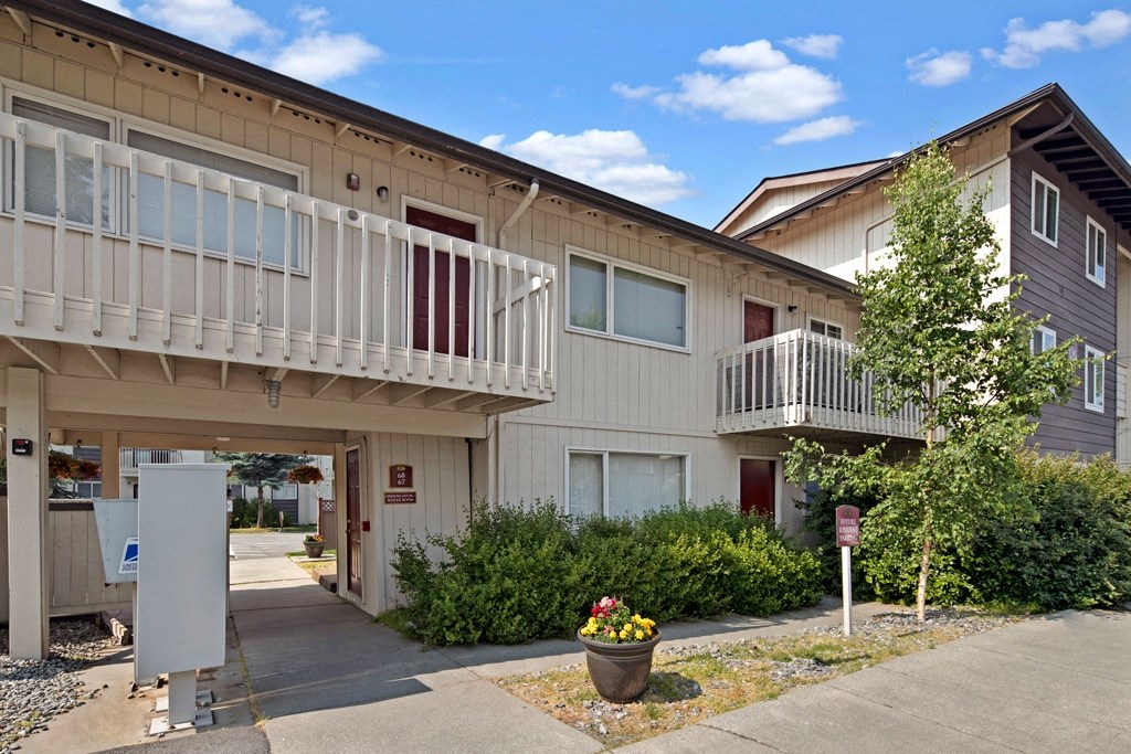 The Legacy Apartments - Exterior