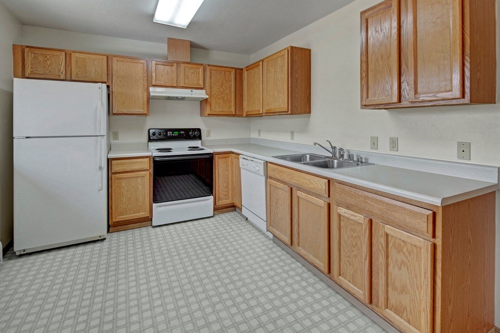The Legacy Apartments - Kitchen