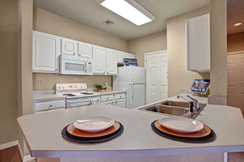 7777 South Memorial Dr. 1-3 Beds Apartment, Oklahoma for Rent - Photo Gallery 2