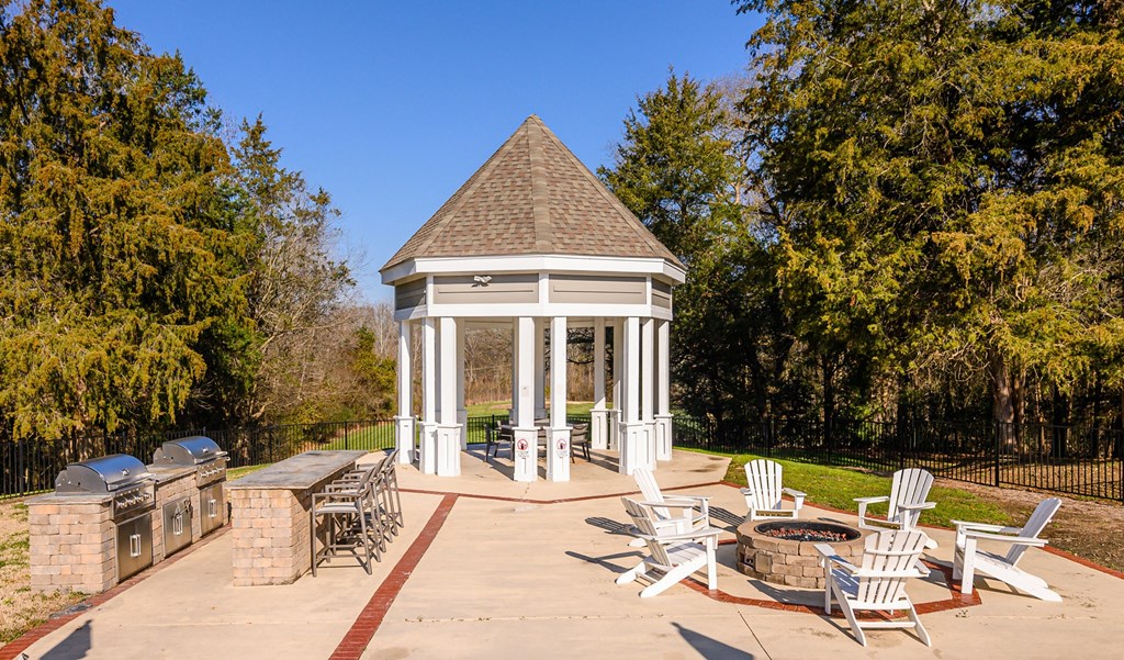 Retreat at McAlpine Creek - BBQ Area and Gazebo