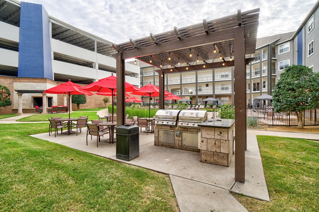 Aviare-Arts-Grill-Area