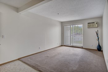 Quail Ridge Livingroom - Photo Gallery 5