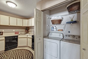 River's Cove full size in unit washer and dryer - Photo Gallery 2