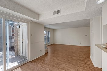 2220 East 52nd Street 1-2 Beds Apartment, Texas for Rent - Photo Gallery 5