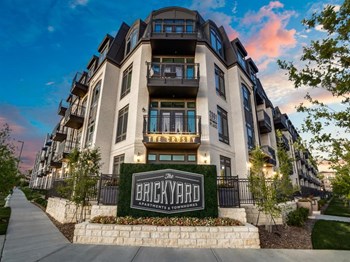 The Crosby at The Brickyard 2001 Wittington Pl 1-2 Beds Apartment, Texas for Rent - Photo Gallery 4