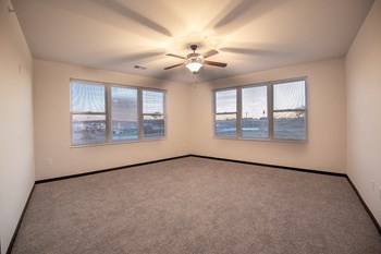 6201 Williamsburg Way Studio-2 Beds Apartment, Wisconsin for Rent - Photo Gallery 3