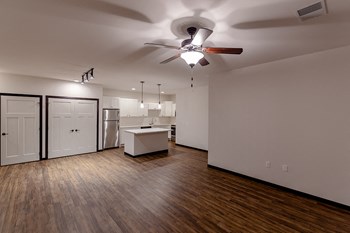 6201 Williamsburg Way Studio-2 Beds Apartment, Wisconsin for Rent - Photo Gallery 5