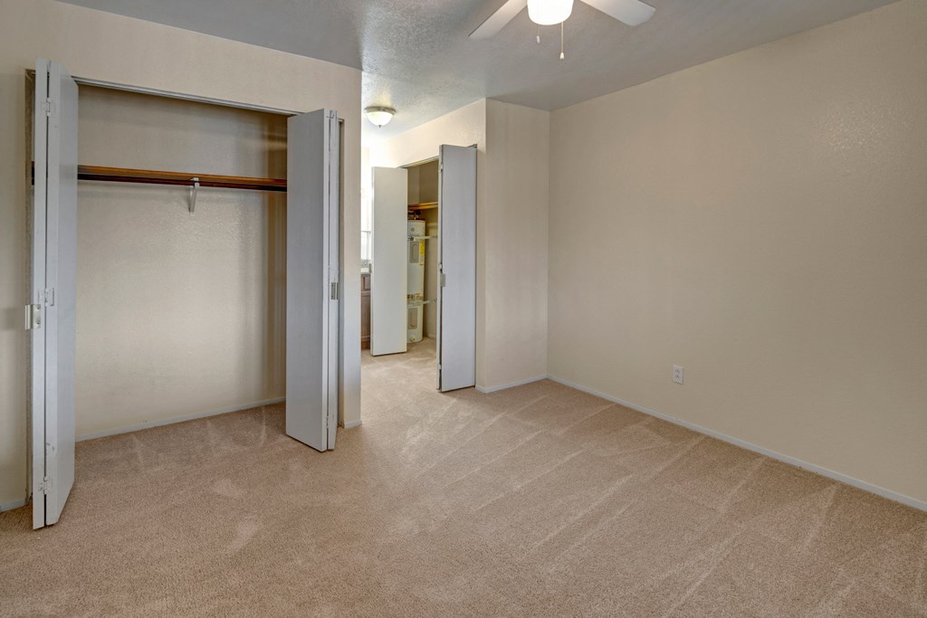 The Club at Eagle Point Apartments - Bedroom