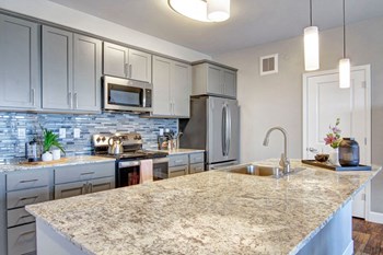 Gatsby Apartments  Granite Countertops, apartments for rent in minneapolis, Weidner Real Estate Properties - Photo Gallery 4