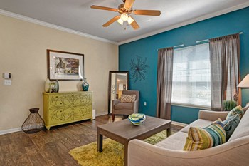 Lincoln at Central Park Living Area - Photo Gallery 3