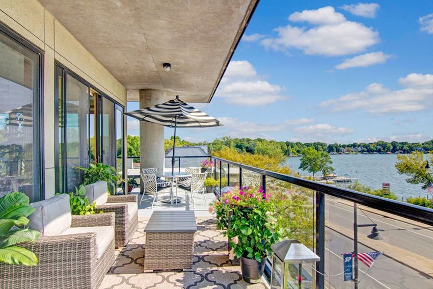 the mist on lake minnetonka apartments 4201 sunset drive spring park mn rentcafe