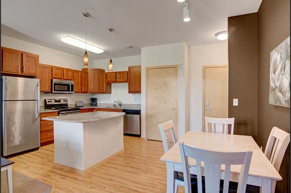 Van Buren Place Apartments 1351 O Keeffe Avenue Sun Prairie Wi Rentcafe