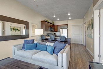 Velo on the Boulevard living room - Photo Gallery 4