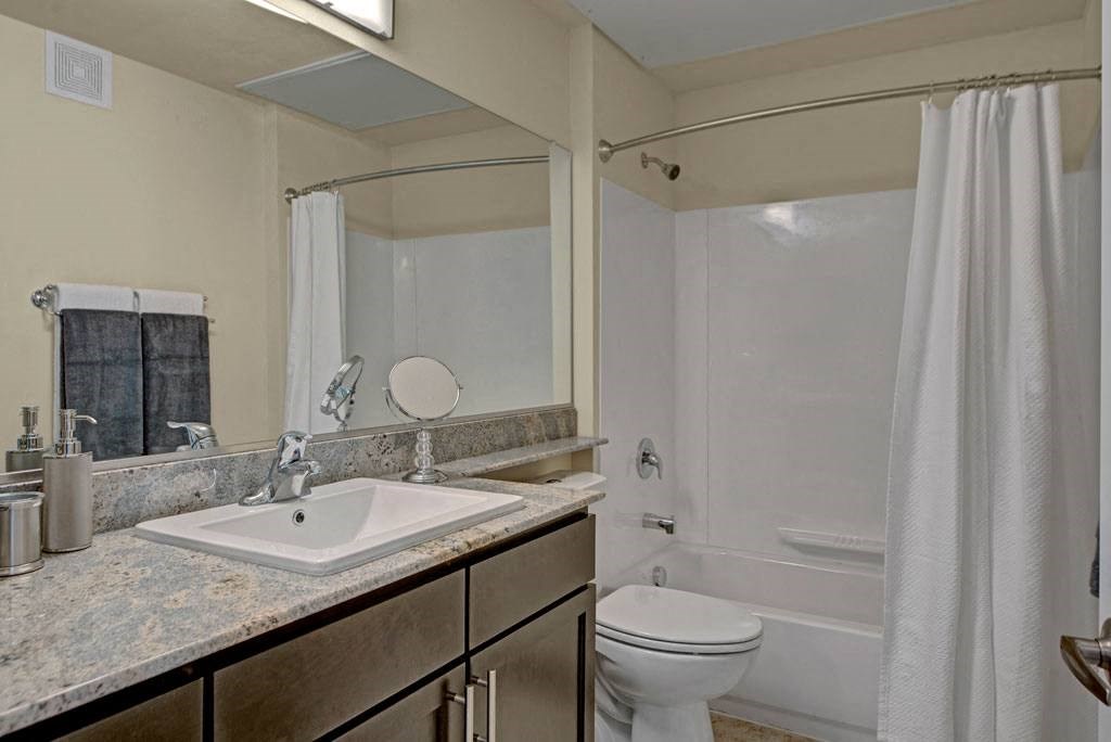 Vista View bathroom
