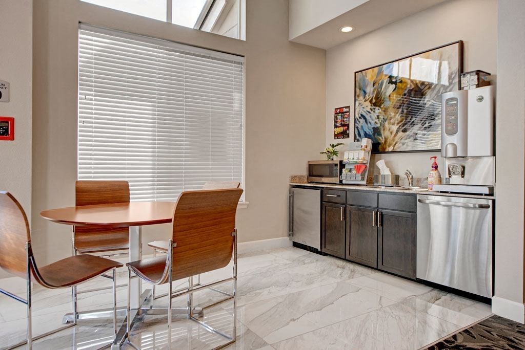 Vista View lounge area