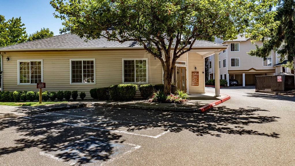 the enclave at homecoming terra vista parking lot