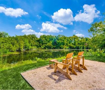 Access to walking & jogging trail along the water