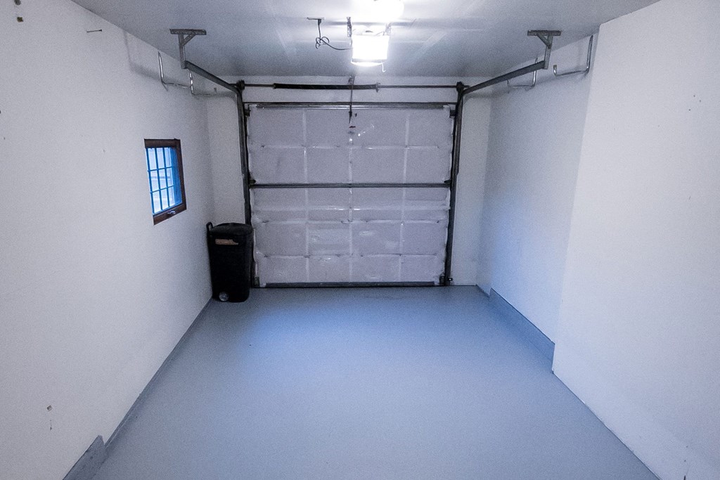 Birchwood Homes Apartments - Garage