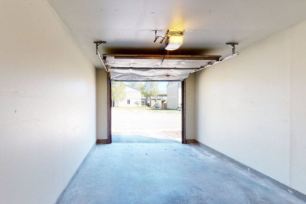 Birchwood Homes Apartments - Garage