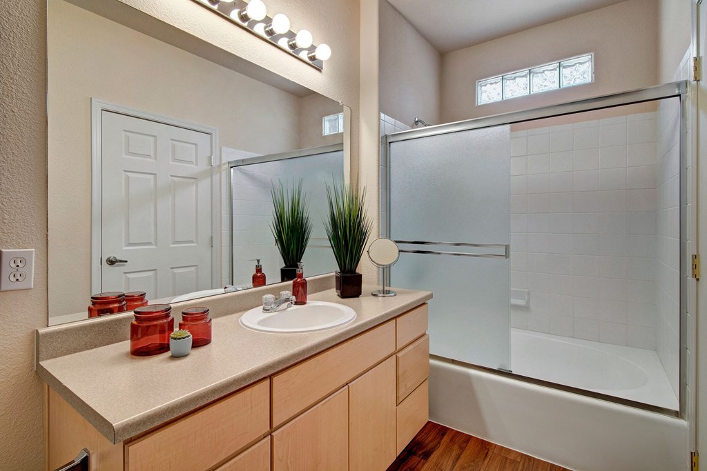 Sonoma Landing Bathroom