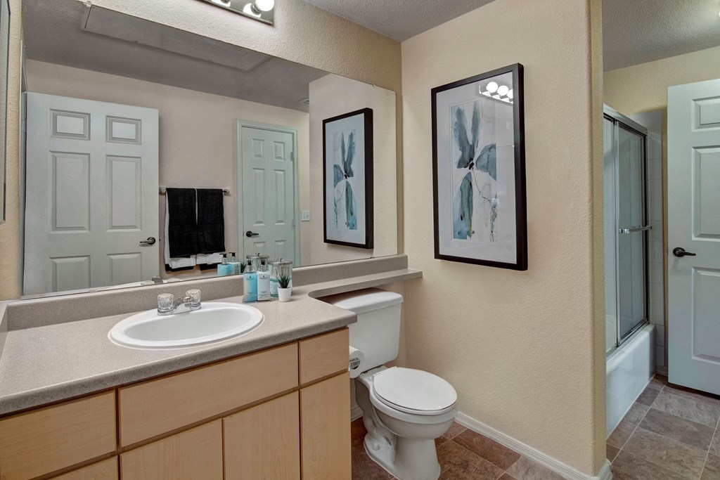 Sonoma Landing Bathroom