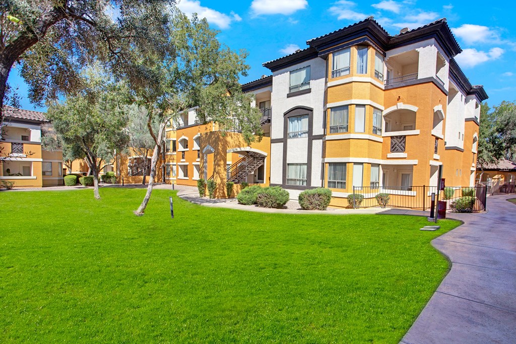 Sonoma Landing Exterior Views