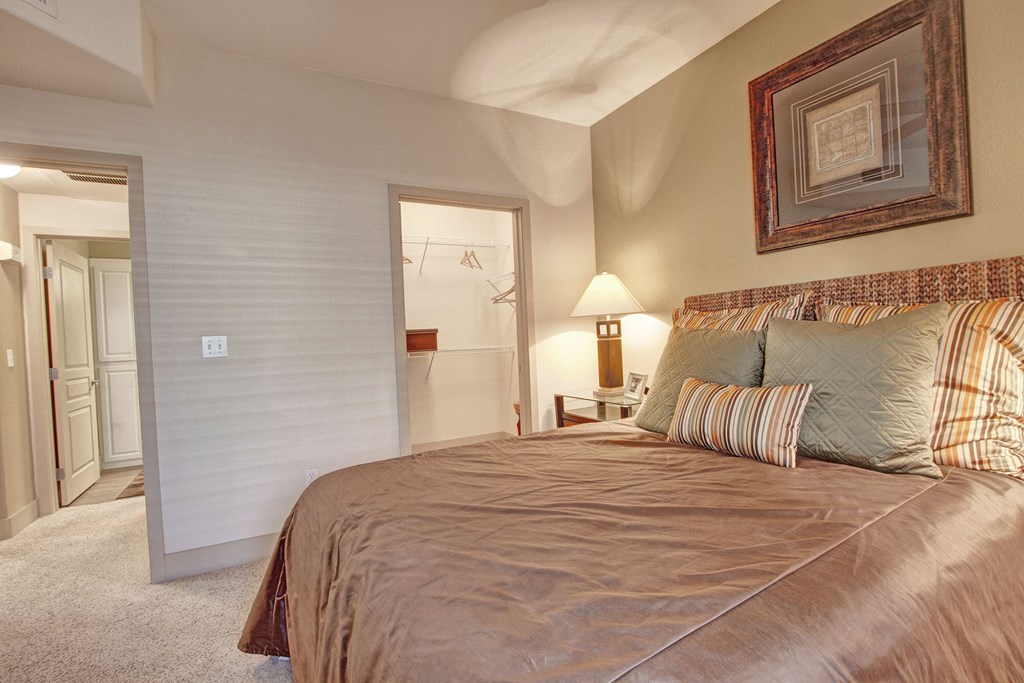 Rancho Belago Walk In Closet