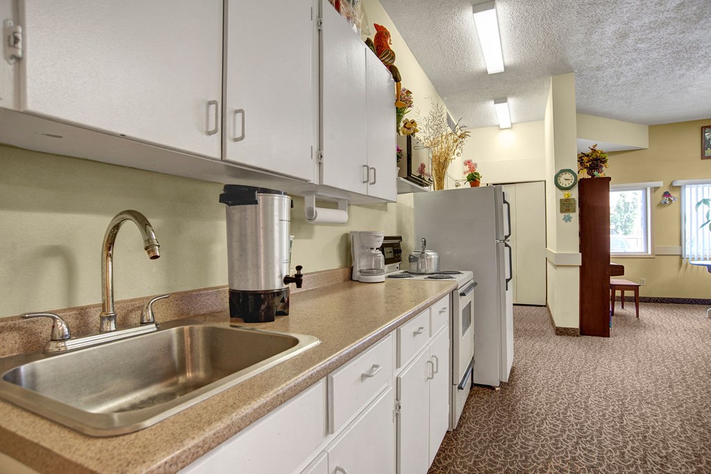 33 River Street Apartment Homes Kitchen Apartments in Prince Albert, SK