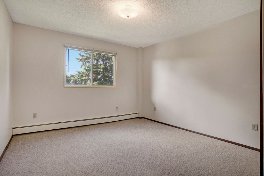 Carlton Park Apartment Homes Bedroom Apartments for rent in Prince Albert, SK