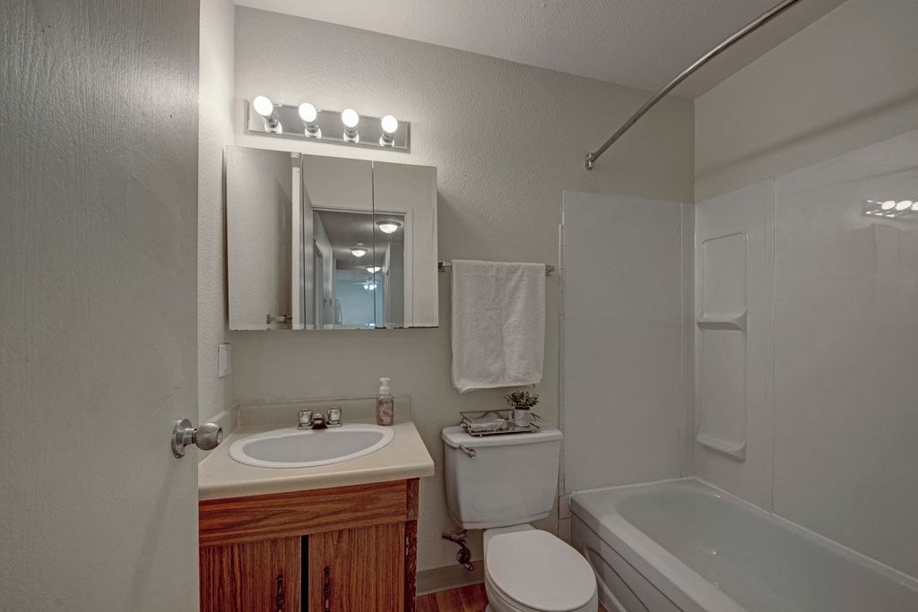 Cedar Gardens Bathroom Apartments for rent in Edmonton, AB