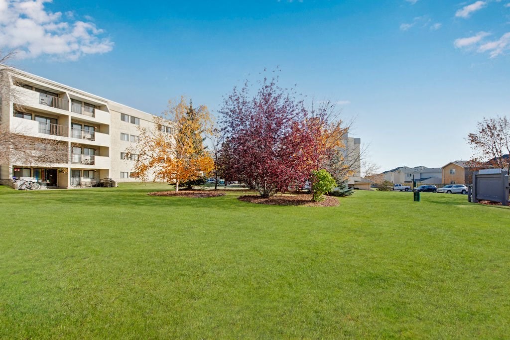 Cedar Gardens Exterior Apartments for rent in Edmonton, AB