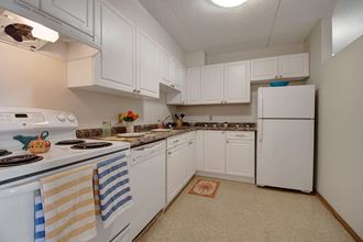 Centre Pointe Apartments Kitchen Centre Pointe Apartments Kitchen Apartments for rent in Regina, SK - Photo Gallery