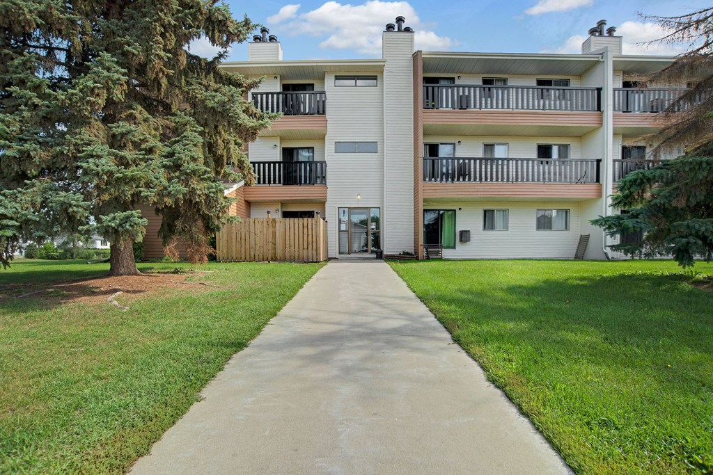Forest Grove Village Apartments, 3030 Dunn Drive, Prince Albert, SK