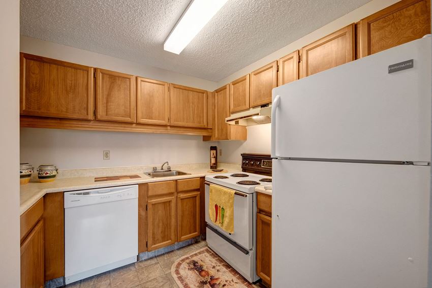 Gateway Square Apartment Homes Kitchen Stainless Steel Appliances Apartments for rent in St. Albert, AB - Photo Gallery