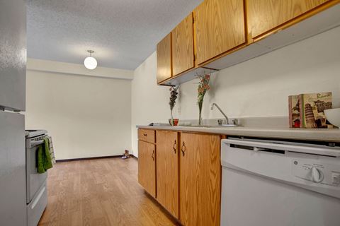 Kingsmere Apartment Homes Kitchen Apartments for rent in Saskatoon, SK