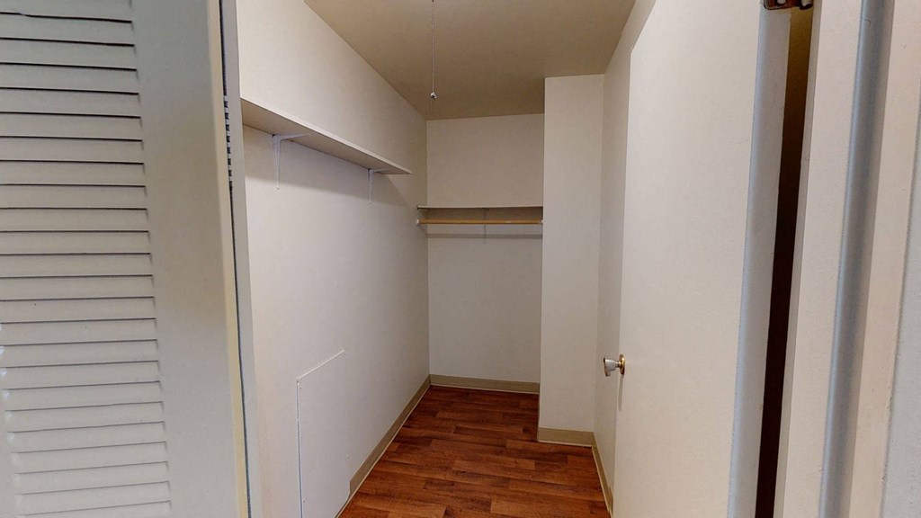 Park Place South Walk-in Closet Apartments for rent in Edmonton, AB