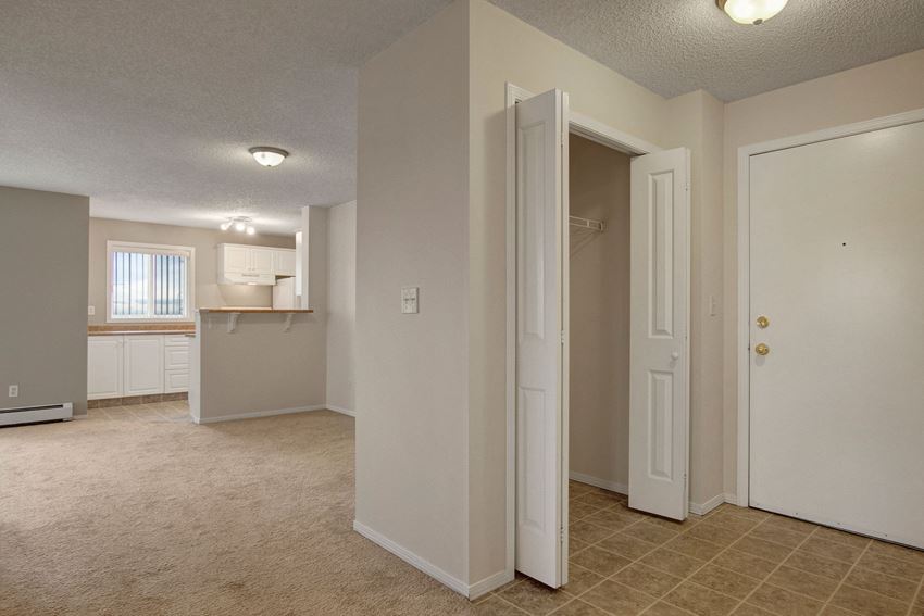 The Pointe At Applewood Apartments, 1620 70th Street SE, Calgary, AB