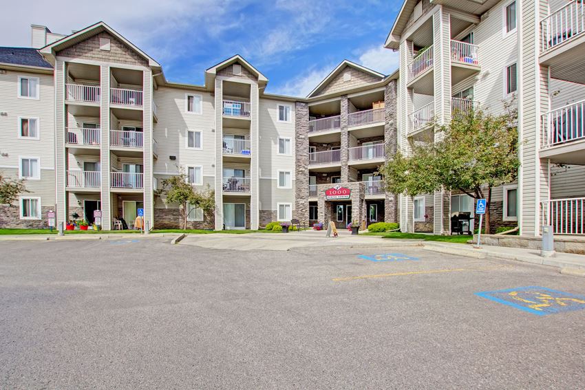 The Pointe At Applewood Apartments, 1620 70th Street SE, Calgary, AB