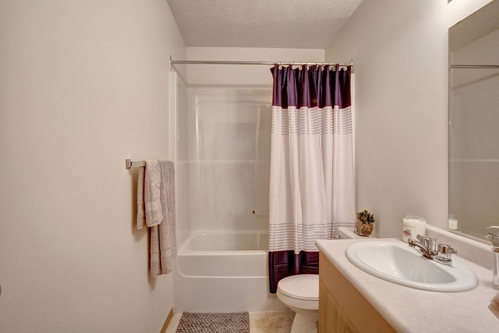 Quail Ridge Bathroom Apartments for rent in Winnipeg, MB