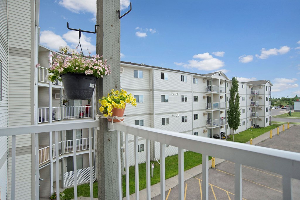 Wellington Manor Apartment Homes Balcony Apartments for rent in Saskatoon, SK